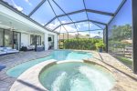 Beautiful Pool area with Relaxing Jacuzzi Option